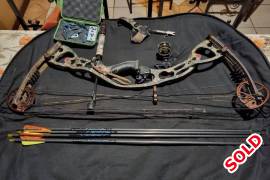 Hoyt Rampage XT Bow for Sale, Hoyt Rampage XT Bow for Sale.
Includes Triger, Bag (Damaged), 3 arrows and hunting arrow heads.
Will include the Bud.