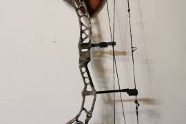 !! New bowtech CP28 2022 model, Client left it. Right hand. 70lbs. Bowtech CP28. Adjustable draw length. Very easy to tune. Not yet registered. 

Bare bow for R18 000

WhatsApp me on 0720481914 
 