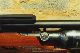 Brocock bantam , Very well looked after gun 
Has xtra regulator on 
custom silencer 
Contact me on watsap at : 071 616 3188