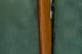 Mossberg .22 semi automatic rifle, R 7,000.00