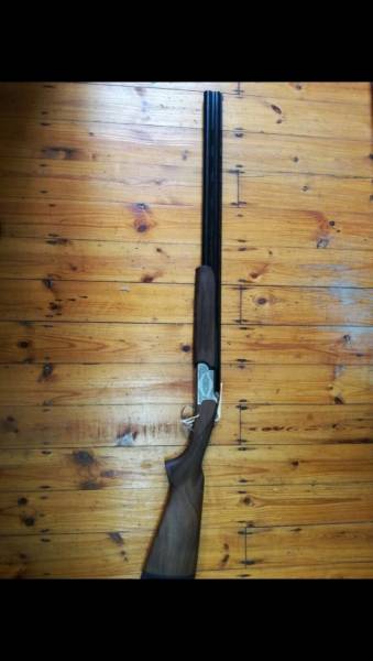 12 Gauge Webley & Scott 951 Sporter O/U Shotgu, Brand new 12 Gauge Webley & Scott 951 Sporter O/U Shotgun for sale. Never been shot. Still at the dealer.
30 inch barrel.
5 interchangeable chockes.
Single Trigger. 
Ejectors.
Neon fibre Optic.

Please let me know if you are intersted on
Johan 081 795 6469 
Whats App is also fine.