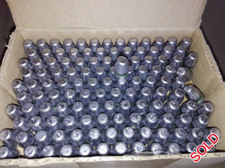 9 mmm lead bullets, 124 GN TC, 9mm bullets, 4000 in Total  . 8 boxes of 500 .9 mmm lead bullets, 124 GN TC, 9mm bullets,  124 gn TC lead bullets , R450-00 per box of 500. or R3000.00 for all 4000 in total Collect in Cape Town or Arrange Shipping .  Due to weight the R99 postnet will not be a option.
