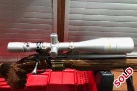 PRICE REDUCED – URGENT SALE: Leupold Varmint Scope, Original packaging - Silver - 30mm Tube - Varmint Reticle - Competition Turrets - Included: Sun shade, Leupold QR Basis & Rings, Wheeler bubble level.
 