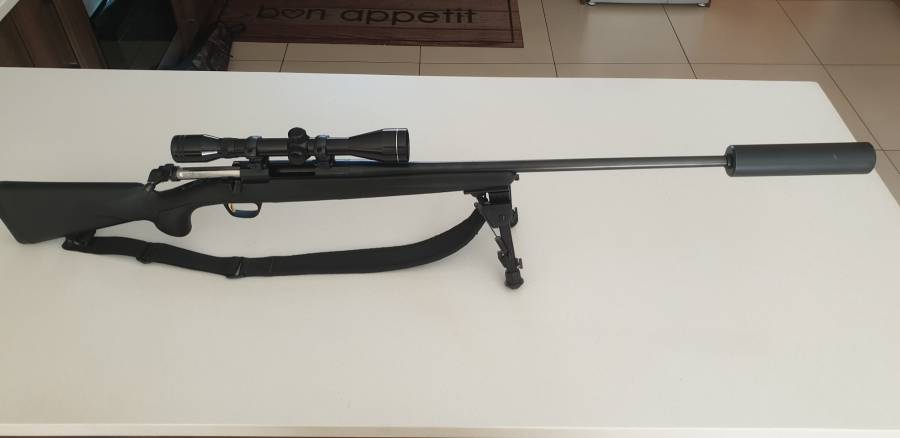 Browning X-Bolt .243 Winchester, Browning X-Bolt .243 Winchester Synthetic Stalker complete with:
4x40mm Tasco scope (Japanese).
Rudolph rings and bases.
UTG Bipod.
Alexander Potgieter Silencer.
1 x Rifel Sling.
1 x X-bag.
2 x Ammo Boxes.
1 x Allen Rifle Bag.
1 x Hornady Die Set.