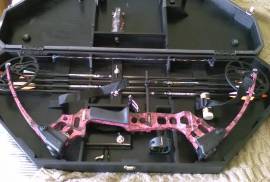 Left Hand Mission Craze compound bow., Left Hand Mission craze compound bow.
70 lbs Draw weight.
206 fps
All extras individually bought and fitted. (Worth R95000 )
Like new!
Hand made zero tolerence storage case.