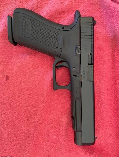 Glock 34 Gen 5 MOS, Condition is still as brand new. Fired only 300 rounds. 