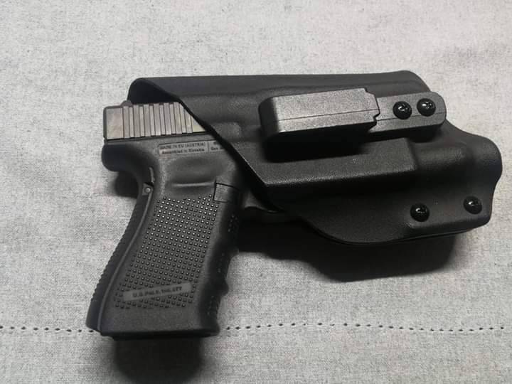 Olight Pl Pro , Olight Pl pro valkyrie 1500lm pistol light 
comes with 3 light bearing holsters 
R3300 for the light and holsters