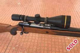 Leupold scope , Almost brand new Leupold scope, it can go with the Sako mounts (R1000)  Cristel clear scope with the varmet hunter reticle. No scratches, reason for selling it, want to upgrade.
