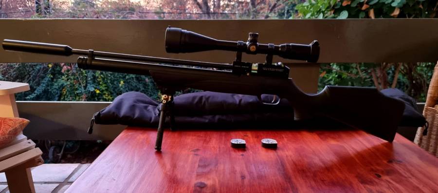 Kral Arms Puncher Maxi Kit, Kral Arms Puncher Maxi

This Kral Puncher Maxi comes as a complete setup.

The gun is in a very good condition with less than 5000 shots put through the gun.

The complete setup includes:

Kral Arms Puncher Maxi 5.5mm PCP air rifle

Scope: Marcool Est 6-24x50 AOIR GBL Rifle scope

Bipod: BT46-LW17 PSR Atlas Bipod with ADM-170-S lever.

Suppressor: Weihrauch 1/2