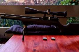 Kral Arms Puncher Maxi Kit, Kral Arms Puncher Maxi

This Kral Puncher Maxi comes as a complete setup.

The gun is in a very good condition with less than 5000 shots put through the gun.

The complete setup includes:

Kral Arms Puncher Maxi 5.5mm PCP air rifle

Scope: Marcool Est 6-24x50 AOIR GBL Rifle scope

Bipod: BT46-LW17 PSR Atlas Bipod with ADM-170-S lever.

Suppressor: Weihrauch 1/2