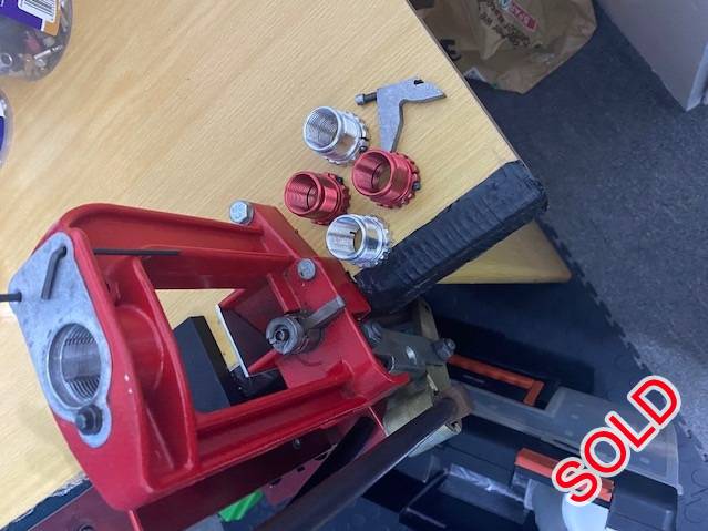 LEE PRESS & HORNADY SCALE , Lee Press and accessories
Hornady Gs-1500 scale
Would like to sell all together.
R1700 Transport for buyers account.
 