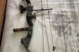 Martin Compound Bow (Full package) , Martin Cougar 60 - 70 pound bow for sale. Right hand with adjustable draw length currantly set at 30