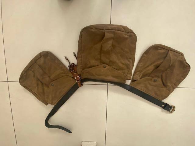 Tin Cloth Wing Shooting Bag, R 1,500.00