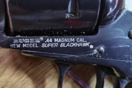 Ruger .44 Mag Super Blackhawk, Ruger .44Mag Super Blackhawk with box

Good condition
0823879551