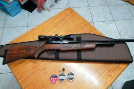GAMO COYOTE PCP , 1x gamo coyote pcp.
1x weaver 3-10x44mm scope.
1x silencer.
1x thread muzel protector. 
1x charge adapter.
3x tins of ammo.
1x rifle bag.
WHATTSAPP ONLY