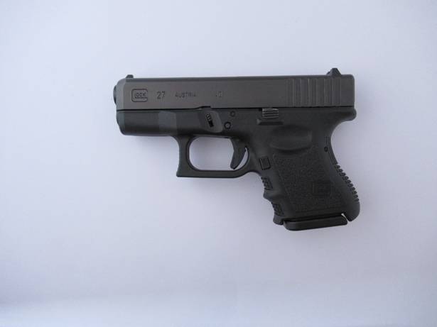 GLOCK 27 GEN 3 .40 S&W, Austrian manufactured striker-fired, polymer framed pistol. Compact 10-shot standard magazine.