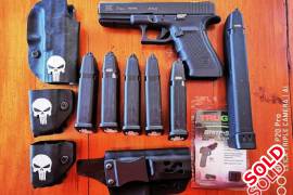 Glock 21 Gen 4 - 45acp, Glock 21, Gen 4, 45acp. 5 mags, 1 happy stick, IWB holster, OWB holster, 2 mag pouches, fibre optic sights and tritium night sights.