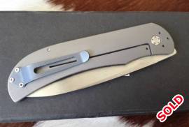 Boker Exskelibur Front Flipper S35vn 3.5inch blade, Knife is in great condition with some light wear on the handle. comes with it's original packaging.

Collect in cape town or I can ship via postnet for R99

Please contact me via email first or whats app