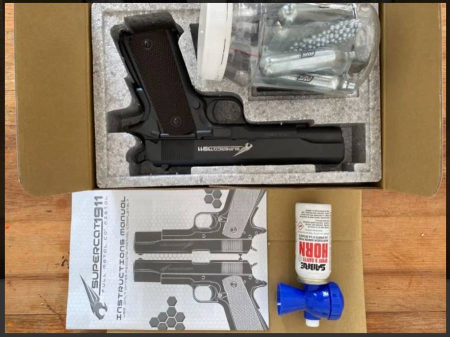 Supercat Colt 1911 4.5mm Co2 Gas, Used once, no need for it, still in box, extra Co2 tanks. 