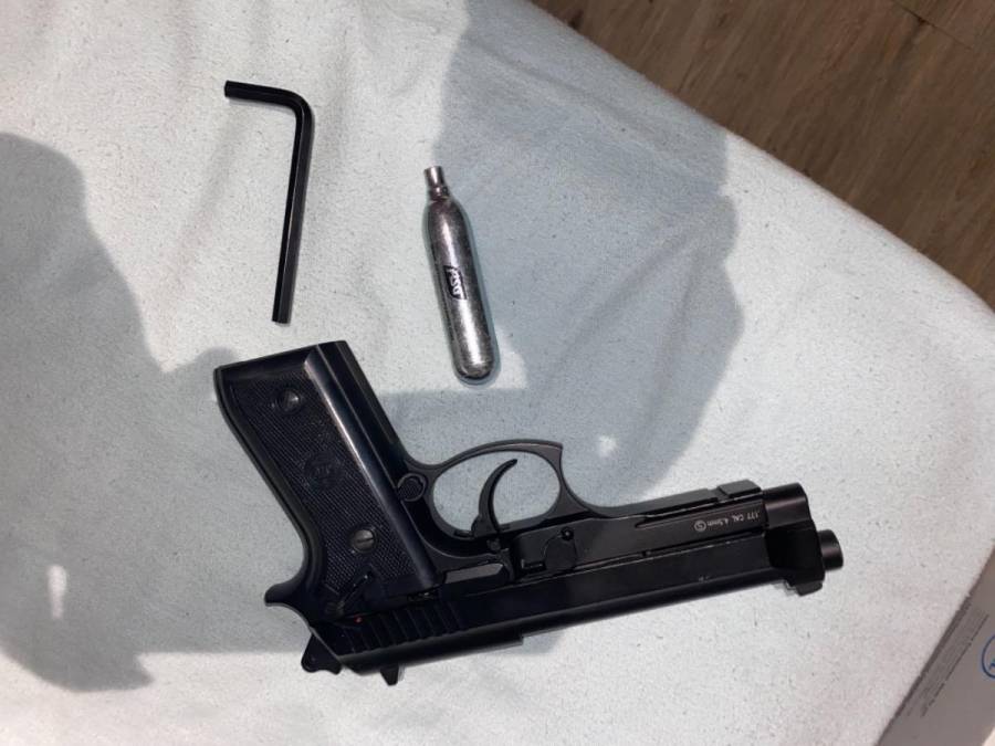 Selling Airsoft (Single shot/Automatic), Selling my Airsoft pistol, shoots steel balls and uses gas canisters. Includes 3000 steel balls a quality holster. The pistol can interchange between single shot and automatic. Replacement canisters cost around R15 each. No license needed as it is airsoft. Selling everything for R2200. DM if interested
