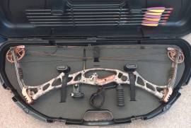 Hoyt Trykon XL XT, Hoyt Trykon XL XT 75 Anniversary Edition bow in excellent condition with Truglo night sight
Comes with 16 Easton Powerflight carbon arrows and Plano hardshell case and arrow quiver.
Weight 60-70 LBS
Length 29
String 57
Price: R 4000 onco
 