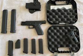 Glock 17 Gen 5, Pistol in new condition - has fired 225 rounds. First registered in October 2019 (before COVID). Includes 4 x 17rnd mags, 2 x 30rnd mags, an IMI paddle holster, original box and additional back-straps. R13’000. Call Brian