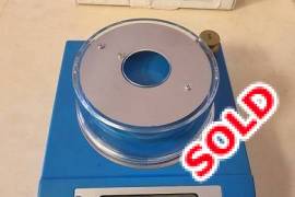 Dillon Electronic Scale  (BARGAIN!!!), DILLON D-TERMINATOR SCALE - DLN-10483
REDUCED PRICE R2300 to R1800
Brand new. Comes with  BixCover
Selling off since I have a few scales bought over the years
Pro's
- Brand new, hardly use
- Batteries

Con's
- Does not come with powder pan, hence reduced price. Any offers?

Contact Ally (CPT)
0823380933