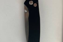 CJRB button lock knife, Hi everyone

Im selling a very nice edc button lock knife.
Model : CJRB J1925
R800
Postage for buyer