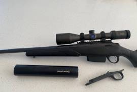 Tikka T3 , Tikka T3 varminter blue in 308win for sale
54 cm bull barrel threaded 18x1, comes with a Bushman surpressor and thread protector, aftermarket aluminum bottom metal instead of the plastic one it comes standard with.
Zeiss Duralyt 3-12x50 with warne 30mm mounts 