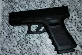 Gas Glock19 , Plus holster and 2 canisters. 0633602530 