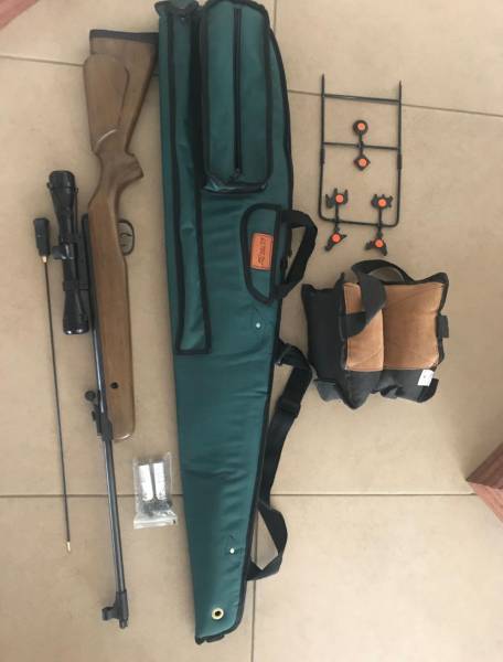 Mr, Sold with carry bag, spinner target and rest bag as per picture.