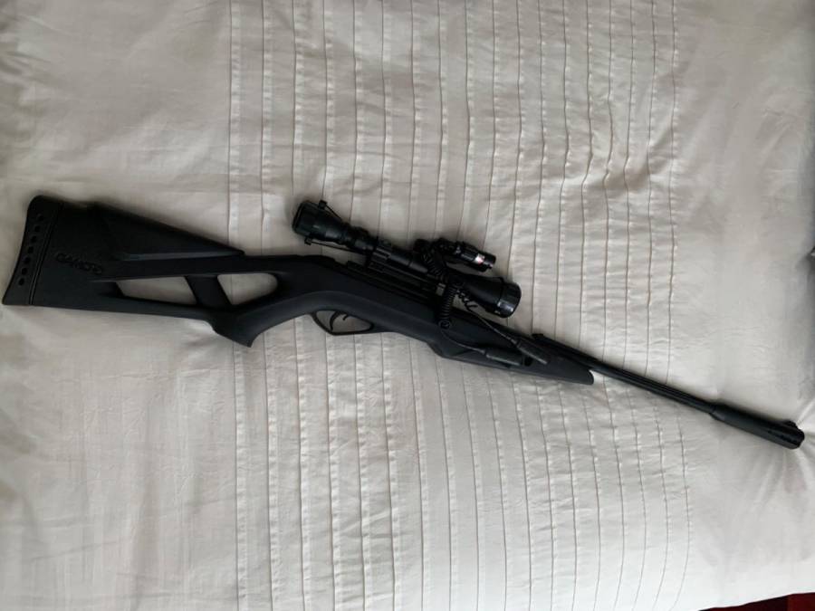 Gamo Whisper X , Selling my Gamo Whisper X comes with , scope 9x 40 , carry bag and various pellets 4.5 hard and soft 
