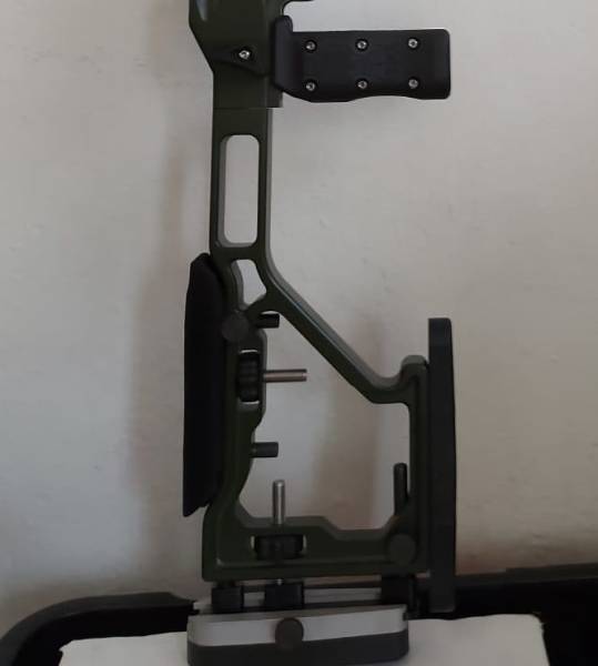 Alpha-Aim Stock, Olive Green ALPHA - AIM butt for a HOWA 1500 long range rifle. Call or Whatsapp me on 0828228000 for price and photos