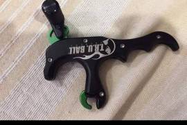Tru Ball Archery Thumb release, Basically brand new thumb release triger.
Very Very good condition.
Super smooth, and very quite.
Very adjustable.
Collection prefered.
0762673993
Charel