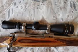 Leupold Vari-x 2c 4-12x40, trustworthy Leupold scope, has a little mark here and there but lenses are good. Please contact for more photos.
