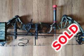 PSE DRIVE compound bow, PSE DRIVE compound bow includes these accessories 
-quiver
-Trigger release
-2x arrows
-hunting broadheads
-gun bag
​​​​​​!! Courier can be arranged to anywhere in SA
Whatsapp/email only