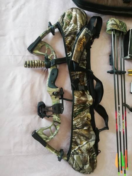PSE Sting Compound bow with accessories, PSE Sting Compound bow(right handed) with accessories:
1. Bag
2. Bow Sling bag
3. Action camera (fits to bow)
4. Trigger
5. Maintenance kit
6. Arrow head kit
7. Walkie-talkies
8. Arrow puller
9. Arm guard
10. Rangefinder
 
