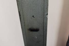 Rifle safe , 6 rifle holder safe for sale
1400mm x 350mm
Rifel space 1200mm 
2500 neg 
Please contact on Whatsapp 0744609007 or 0815586487