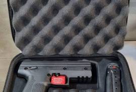 Byrna, Byrna .68cal pistol kit
Available in Black and Orange

Contact us in store for more info
012 804 7090
https://www.facebook.com/PricelessGunsandAmmo/