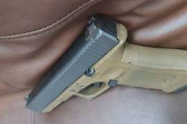GLOCK 17 GEN 4 FDE, THIS IS A GLOCK 17 GEN 4 FDE FROM THE FACTORY WITH COMPETITION SIGHTS. COMES WITH 2 MAGAZINES THE ORIGINAL GLOCK CASE. AND FREE MOTIVATION. FIREARM CURRENTLY BOOKED IN AT SMT GUNS AND GUNSMITHS TO SELL