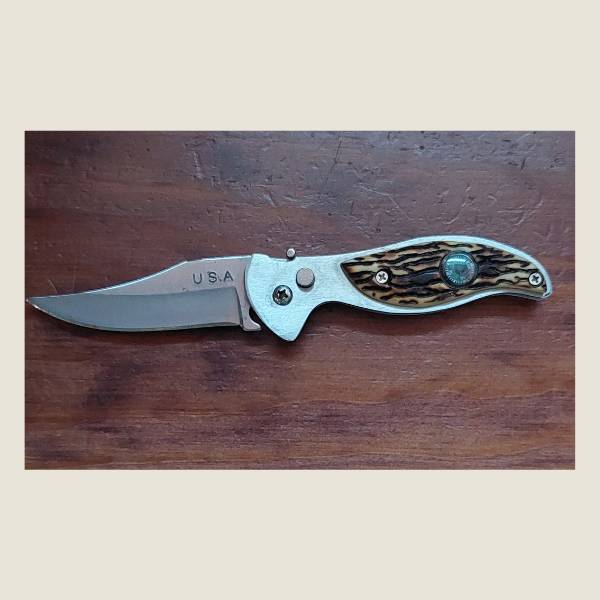 USA pocket knife with compass in handle , USA pocket knife with compass in handle - 17 cm long
Delivery is not included in the price
 