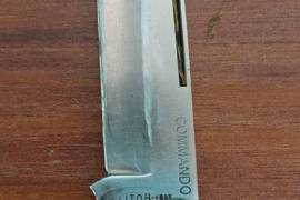 Aitor Inox Commando folding knife - Spain, Aitor Inox Commando folding knife in good used condition.  Made in Spain.
Overall length is 24.5 cm opened
Delivery is not included in the price
