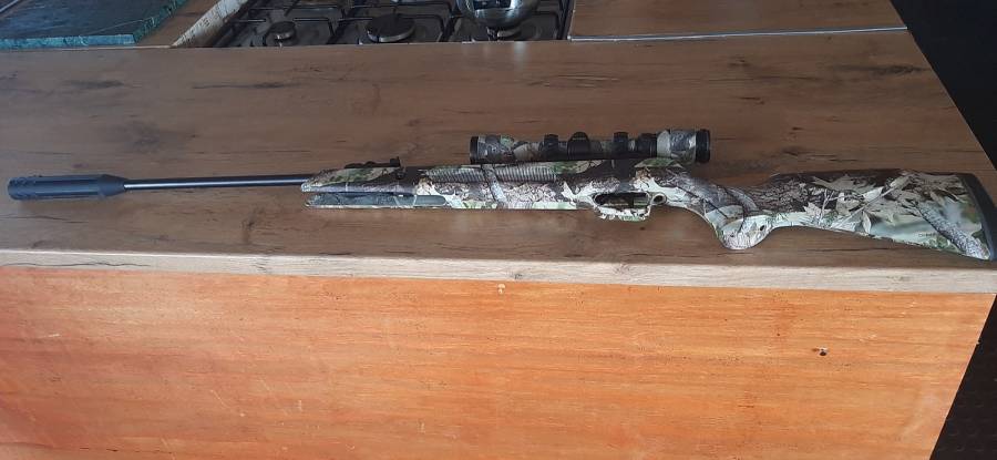 Pellet Gun, Brand New ARTEMIS SR1000S(c)
Two stage adjustable trigger
900 fps
Factory camo color
Built on factory suppressor
Illuminated sights
Fitted Titen 3-9 x 40 rifle scope
Shipping to your door with the courier Guy about R150
All included R3000 plus shipping
Whattsup me on 0826963989 or email talbotmark64@gmail.com