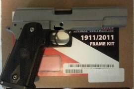 STI FRAME KIT + SLIDE 40 & 9mm incl Barrel, STI Gunsmith Unique Style Kit - 40 S&W - Extended Frame with full profile slide, no ramp cut, no sight cuts and no logo's 

Incl Barrel 