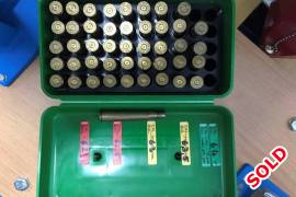 45 300 H & H Magnum once fired brass plus ammo, 300 H & H Magnum brass doppies. 45 pieces in ammo box.
