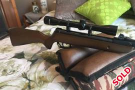 GAMO  Junior Hunter , GAMO Junior Hunter with very limited use in an excellent condition.
Tasco Scope in Picture included.