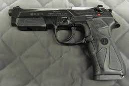 beretta 90 - tw0, limited edition beretta 90 two

40 cal

box and accessories incl

will ad a laser or torch 

0826030455