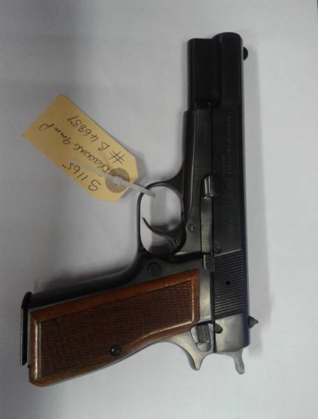 Browning Hi Power 9 mmP like brand new., Come to Cape Guns And Ammo 021 9452606