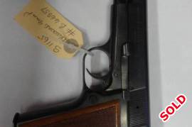 Browning Hi Power 9 mmP like brand new., Come to Cape Guns And Ammo 021 9452606