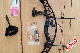hoyt charger compound bow, Hoyt charger 60-70lbs includes arrow, Tru glo 5 pin sight with light, Tru glo drop away arrow rest, Easton tool, Tru glo trigger and magnum archery bag. Looking at R4400 call or whatsapp me on 0791111911 or whatsapp me on 07485803six5